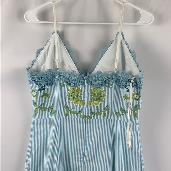 FOXIEDOX Floral Embroidered Dress - Picture 9 of 9